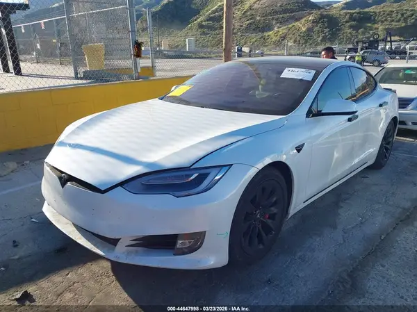 5YJSA1E46LF378661 2020 TESLA MODEL S - Image 2