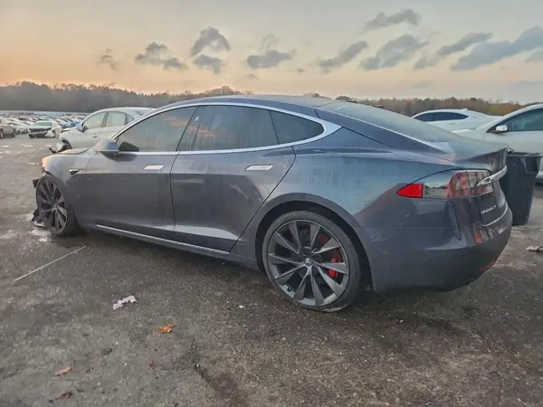 5YJSA1E47JF284172 2018 TESLA MODEL S - Image 2