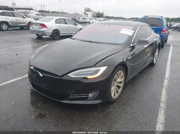 5YJSA1E47KF305815 2019 TESLA MODEL S - Image 2