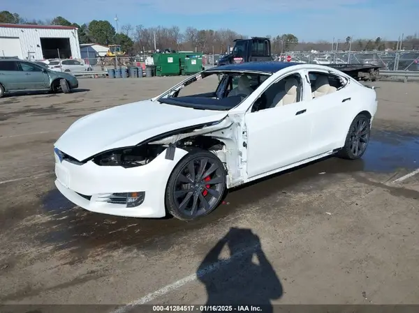 5YJSA1E47LF404443 2020 TESLA MODEL S - Image 2
