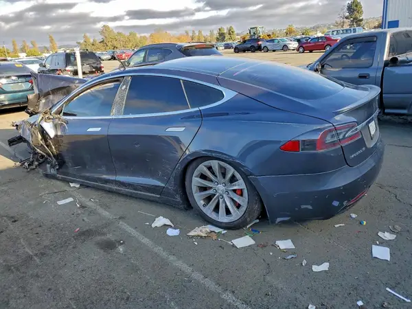 5YJSA1E48JF249897 2018 TESLA MODEL S - Image 2