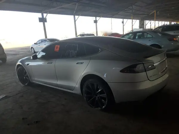 5YJSA1E49JF249679 2018 TESLA MODEL S - Image 2