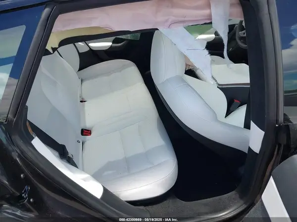 5YJSA1E51SF548612 2025 TESLA MODEL S - Image 8
