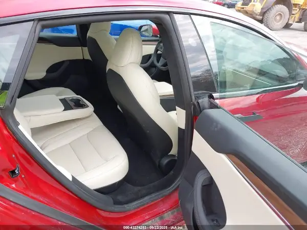 5YJSA1E52SF549185 2025 TESLA MODEL S - Image 8