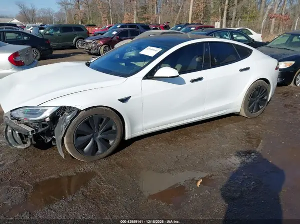 5YJSA1E53NF465039 2022 TESLA MODEL S - Image 2