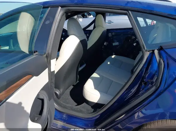 5YJSA1E53SF548496 2025 TESLA MODEL S - Image 8