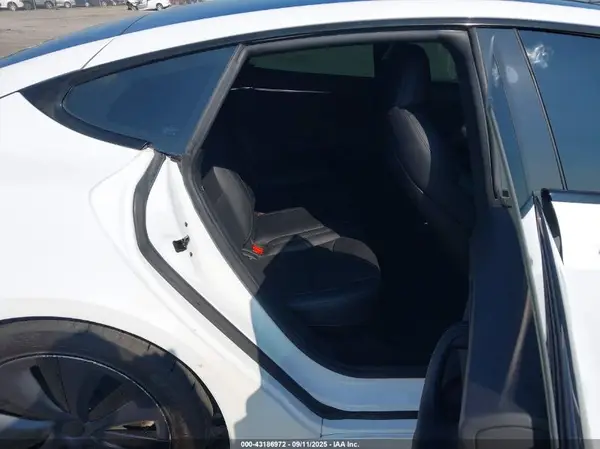5YJSA1E54MF439130 2021 TESLA MODEL S - Image 8