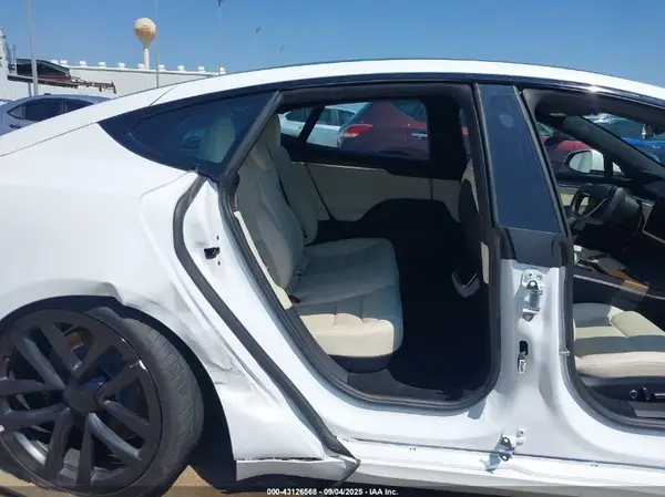 5YJSA1E54NF488913 2022 TESLA MODEL S - Image 8