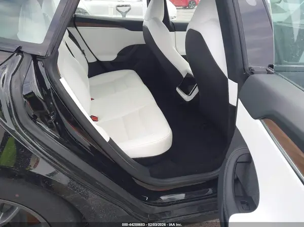 5YJSA1E54RF538893 2024 TESLA MODEL S - Image 8