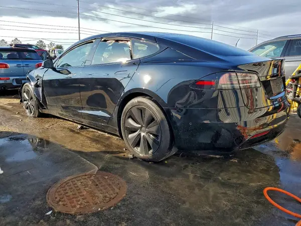 5YJSA1E55NF472414 2022 TESLA MODEL S - Image 2