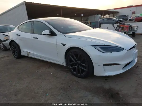 5YJSA1E57NF483768 2022 TESLA MODEL S - Image 1