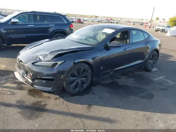 5YJSA1E58SF549000 2025 TESLA MODEL S - Image 2