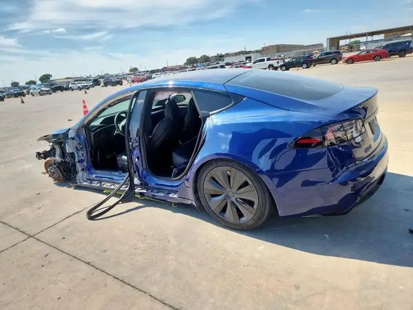 5YJSA1E59PF528213 2023 TESLA MODEL S - Image 2