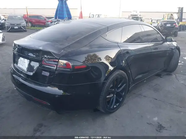 2022 TESLA MODEL S IAAI lot 43894102 auction photo 4