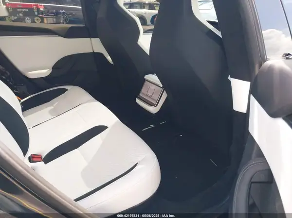 5YJSA1E64RF540250 2024 TESLA MODEL S - Image 8