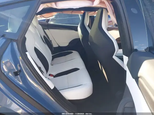 5YJSA1E65TF555170 2026 TESLA MODEL S - Image 8