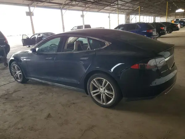 5YJSA1H11EFP42473 2023 TESLA MODEL S - Image 2