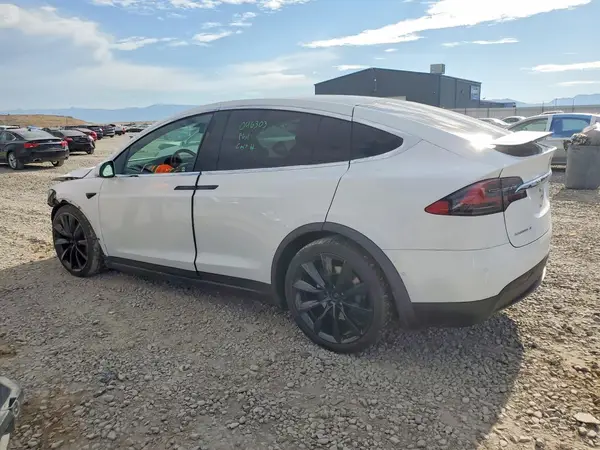 5YJXCAE20HF046303 2017 TESLA MODEL X - Image 2