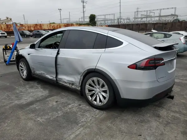 5YJXCAE20HF061156 2017 TESLA MODEL X - Image 2