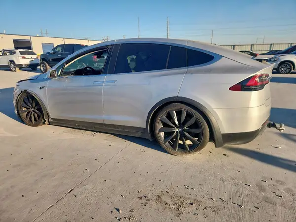 5YJXCAE20JF091876 2018 TESLA MODEL X - Image 2