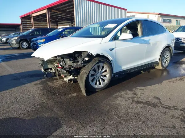 5YJXCAE20JF096690 2018 TESLA MODEL X - Image 2