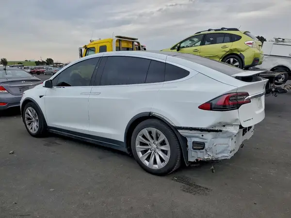 5YJXCAE20JF113973 2018 TESLA MODEL X - Image 2