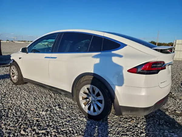 5YJXCAE20JF113987 2018 TESLA MODEL X - Image 2