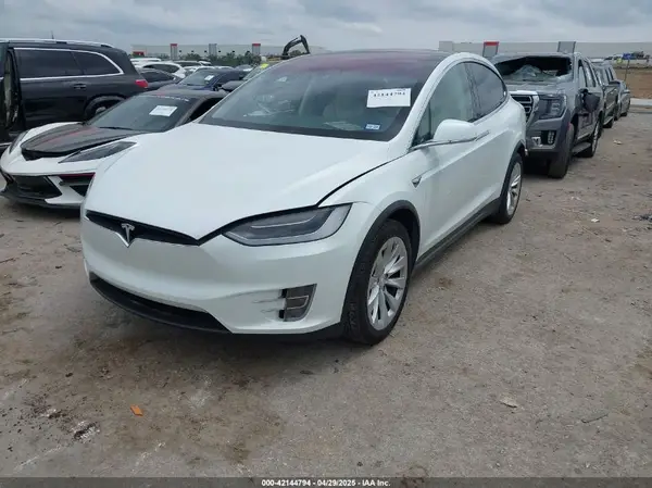5YJXCAE20JF137531 2018 TESLA MODEL X - Image 2