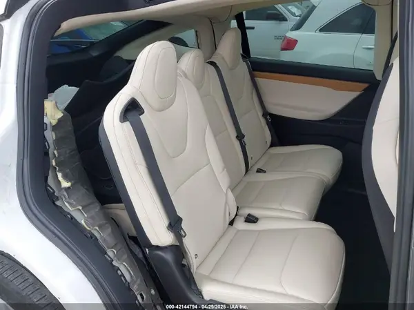 5YJXCAE20JF137531 2018 TESLA MODEL X - Image 8