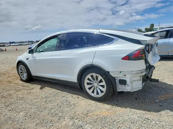 5YJXCAE20LF238426 2020 TESLA MODEL X - Image 2
