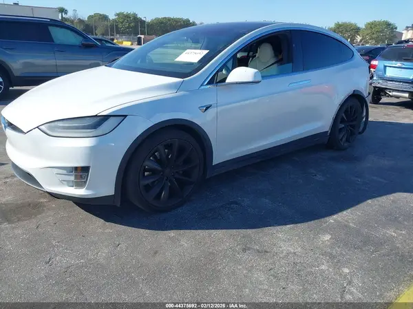 5YJXCAE20LF243934 2020 TESLA MODEL X - Image 2