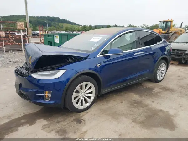 5YJXCAE20LF263231 2020 TESLA MODEL X - Image 2