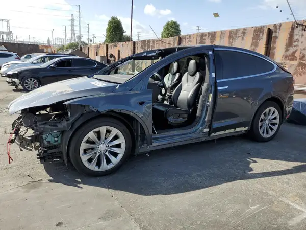 5YJXCAE21GF002681 2016 TESLA MODEL X - Image 1