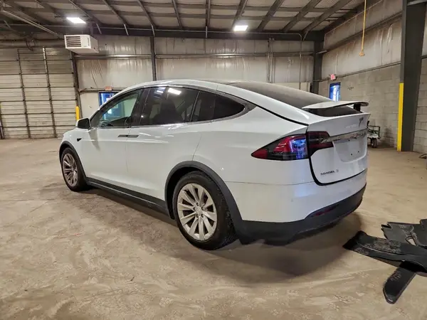 5YJXCAE21HF076670 2017 TESLA MODEL X - Image 2