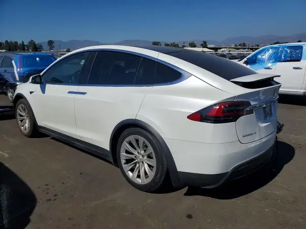 5YJXCAE21HF076779 2017 TESLA MODEL X - Image 2
