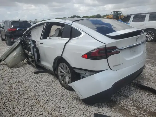 5YJXCAE21HF078564 2017 TESLA MODEL X - Image 2