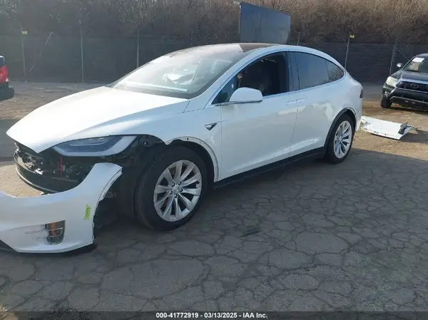 5YJXCAE21JF087156 2018 TESLA MODEL X - Image 2