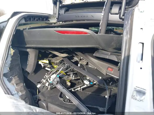 5YJXCAE21JF087156 2018 TESLA MODEL X - Image 8