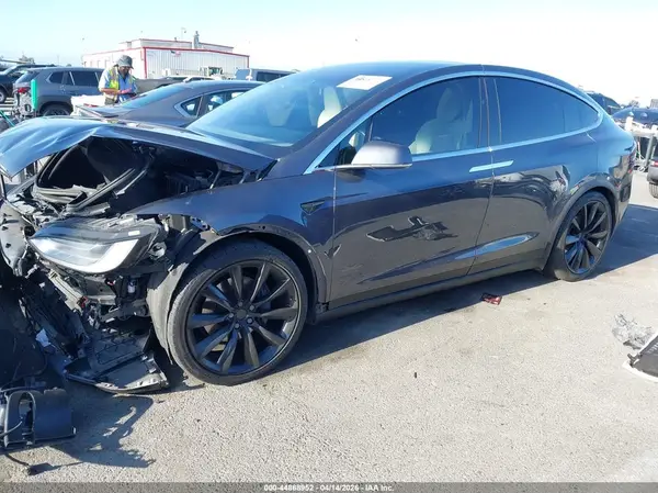 5YJXCAE21JF087674 2018 TESLA MODEL X - Image 2
