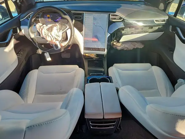 5YJXCAE21JF092003 2018 TESLA MODEL X - Image 8