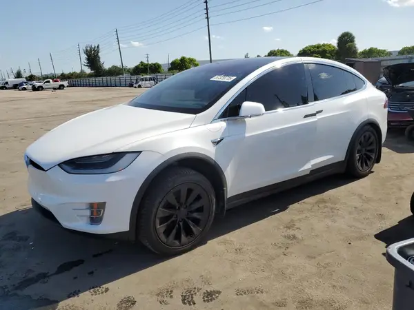 5YJXCAE21JF104196 2018 TESLA MODEL X - Image 1