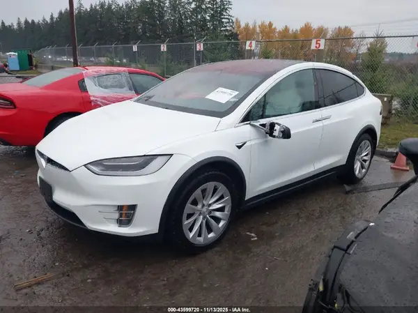5YJXCAE21JF112721 2018 TESLA MODEL X - Image 2