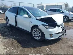 5YJXCAE21JF118518 2018 TESLA MODEL X
