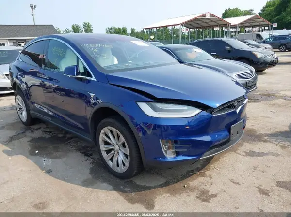 5YJXCAE21JF142592 2018 TESLA MODEL X - Image 1