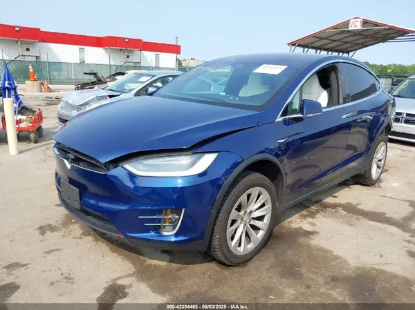 5YJXCAE21JF142592 2018 TESLA MODEL X - Image 2