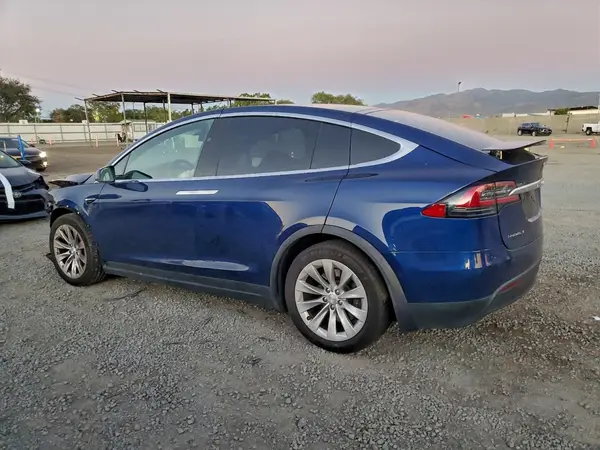 5YJXCAE21JF142849 2018 TESLA MODEL X - Image 2