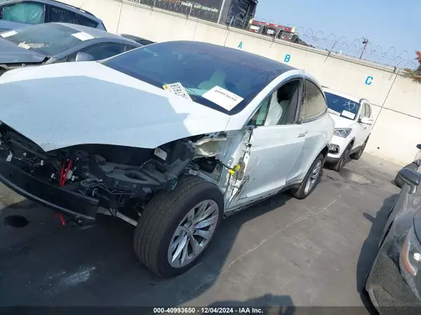 5YJXCAE21JF143418 2018 TESLA MODEL X - Image 2