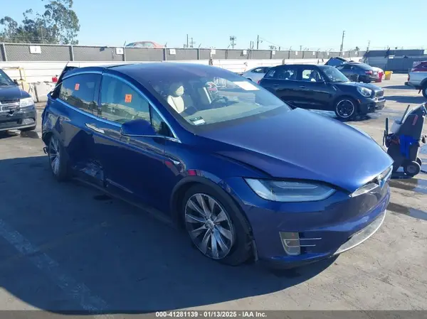 5YJXCAE21KF184892 2019 TESLA MODEL X - Image 1
