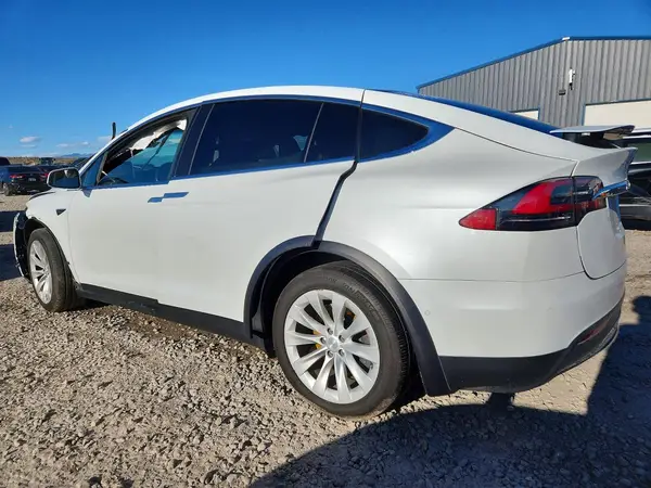 5YJXCAE21KF191082 2019 TESLA MODEL X - Image 2