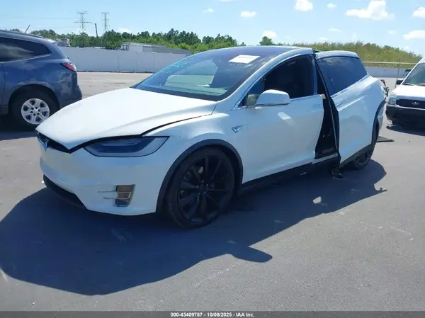 5YJXCAE22GF002463 2016 TESLA MODEL X - Image 2
